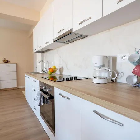 Saraci - Premium Seaview With Private Parking *
